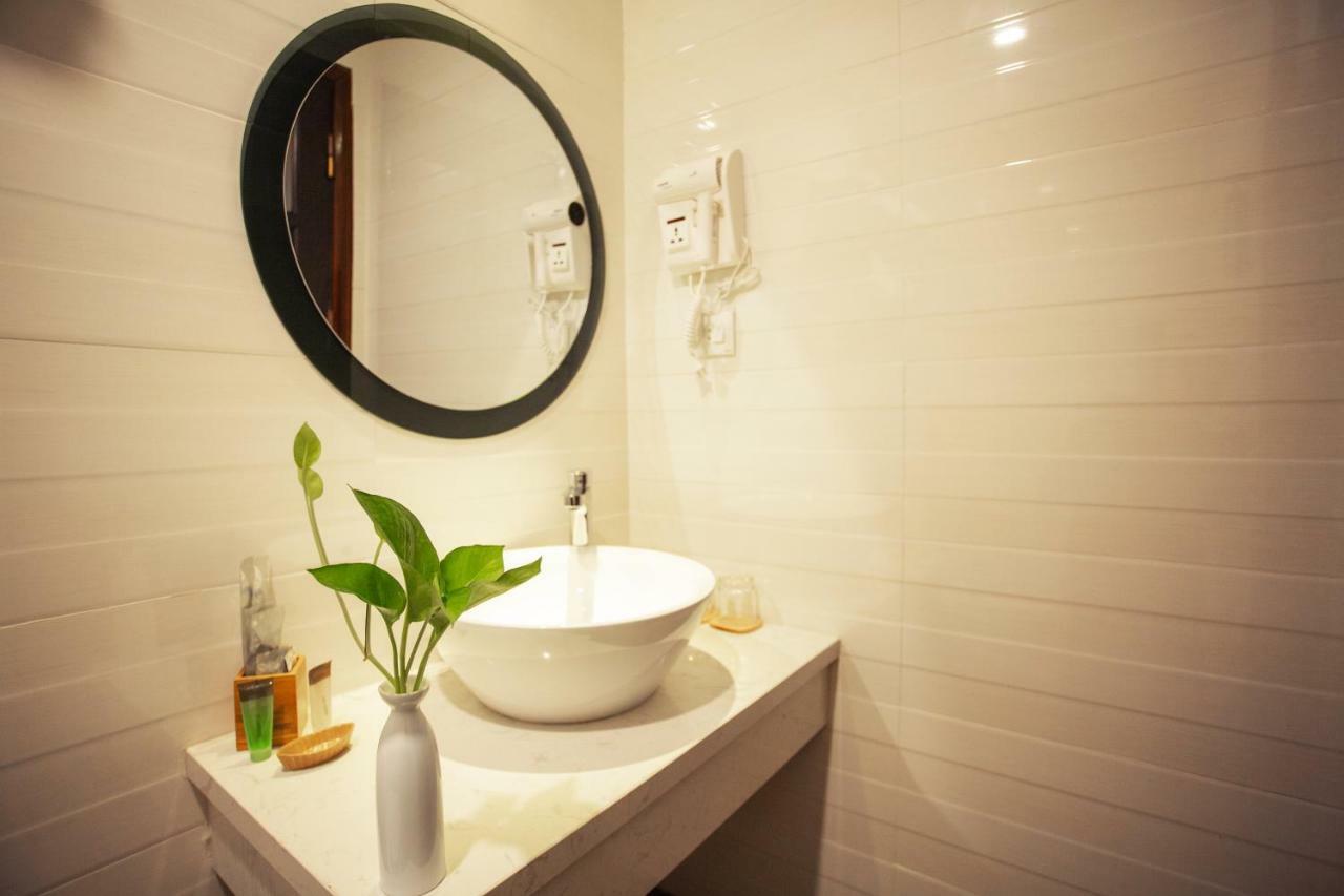 Adeline Hotel Hanoi Exterior photo